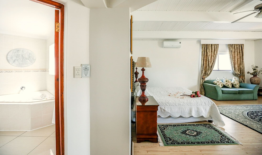 Bedroom 3, Misty Waves Boutique Hotel, Overberg