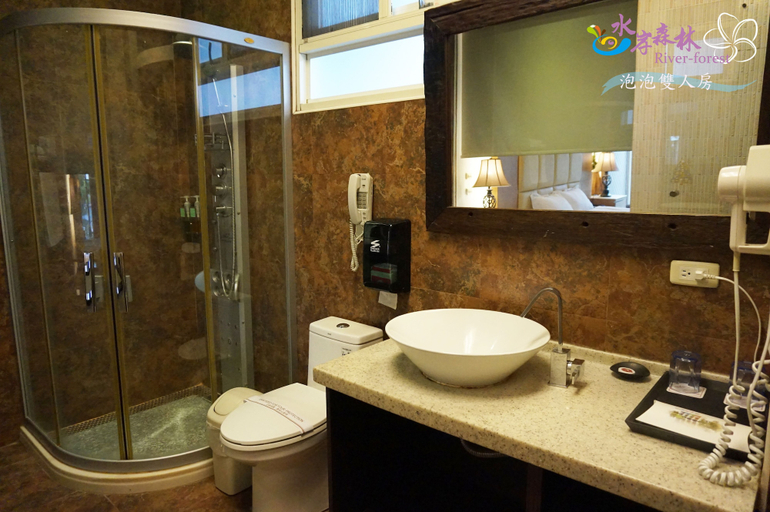Bathroom 5, River Forest Leisure Farm, Yilan