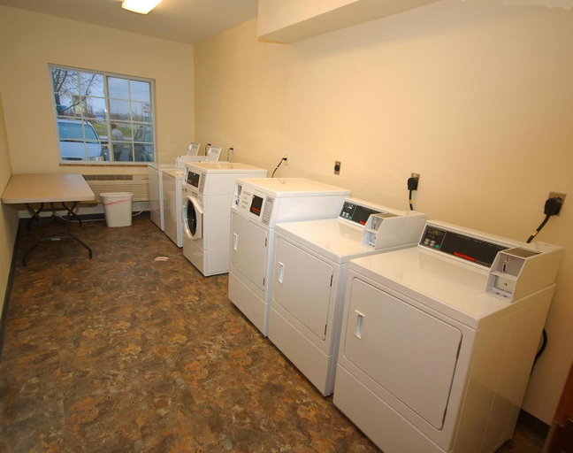 Others 5, White House Suites, Hendricks