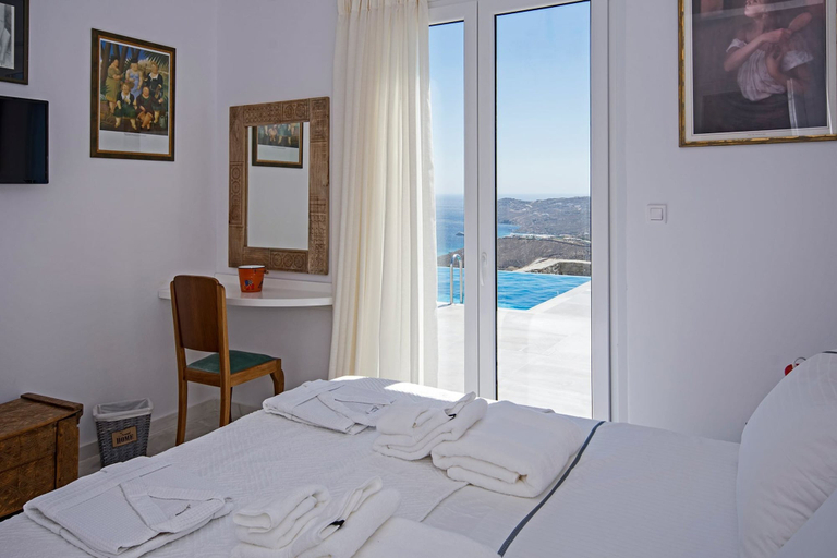 Bedroom 2, Chrysanthemo Villas, South Aegean
