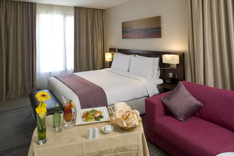 Bedroom 3, Holiday Inn MUSCAT AL SEEB by IHG, Seeb