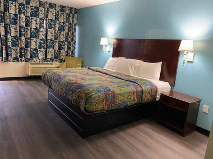 Bedroom 5, Havelock Inn & Suites, Craven