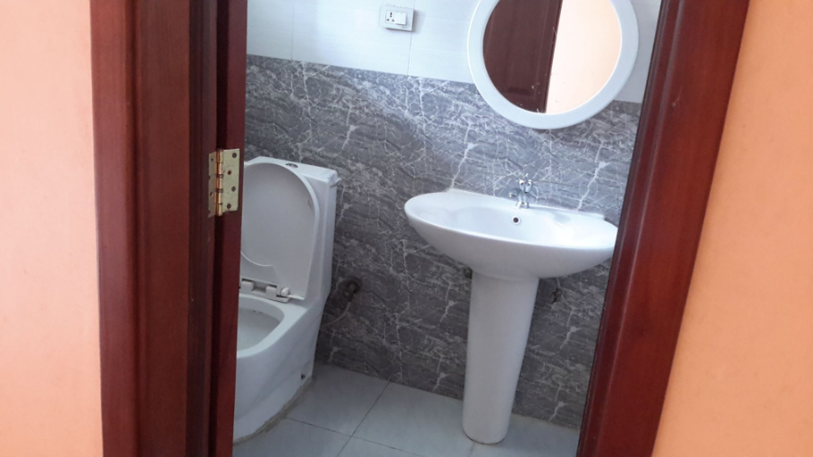 Bathroom 5, 20/20 Guest House, Addis Abeba