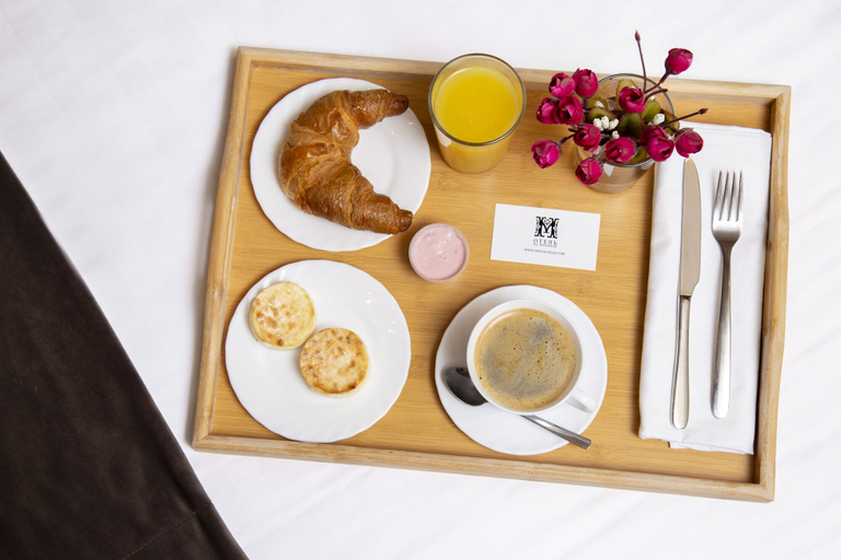 Food & Drinks 5, Hotel on Mokhovoy, Sankt-Peterburg gorsovet