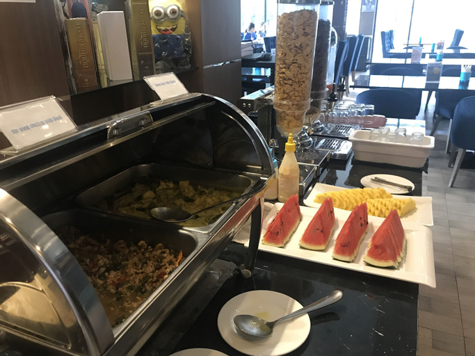 Food & Drinks 9