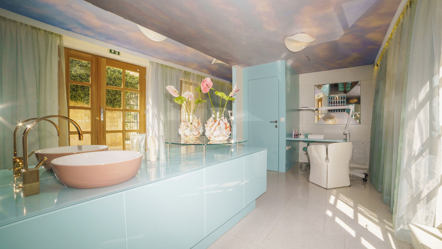 Bathroom 5, Hotel Lemongarden, Sutivan