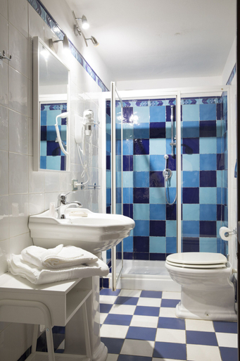 Bathroom 5, Domu Elvira, Cagliari