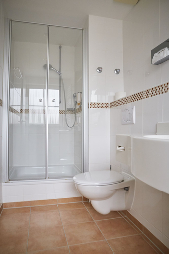 Bathroom 4, Bed & Breakfast Erber, München