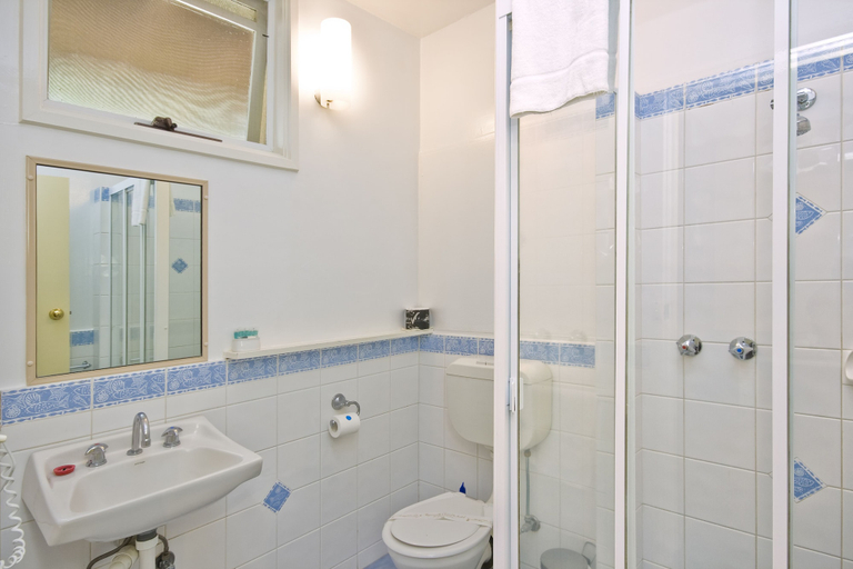 Bathroom 3, Sandridge Motel, Surf Coast - West