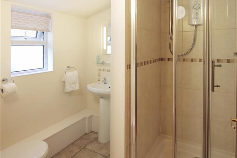 Bathroom, Green Door - Rashleigh, Cornwall