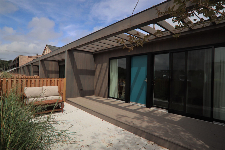 Exterior & Views 19