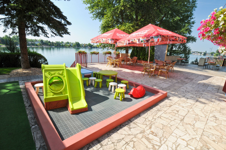 Food & Drinks 5, Apartmanovy wellness garni hotel relax, Senec