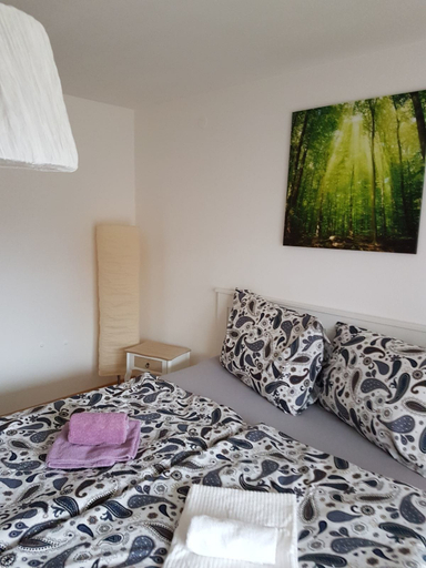 Bedroom 3, Zweite Heimat, Traunstein