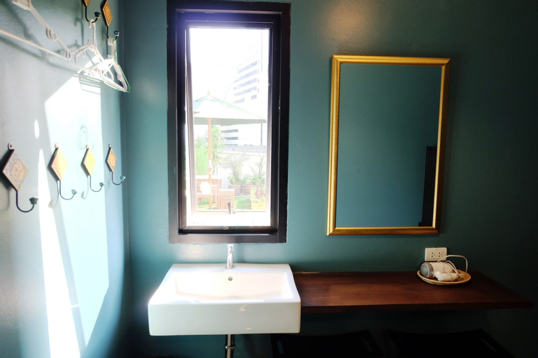 Bedroom 5, Hom hostel & cooking club, Wattana