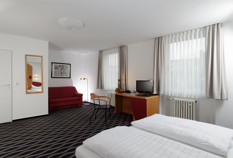 Bedroom 4, Stadthotel Kassel, Kassel