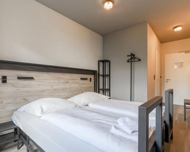 Bedroom 3, a&o Berlin Hauptbahnhof, Berlin