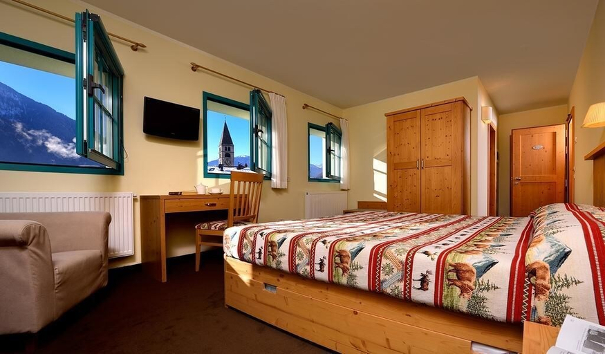Bedroom 2, Hotel Sole, Trento