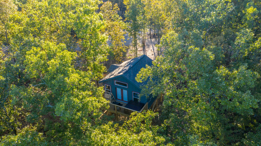 Exterior & Views 1, Starlight Haven Hot Springs, Garland