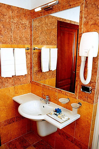 Bathroom 5, Hotel Antico Masetto, Pistoia