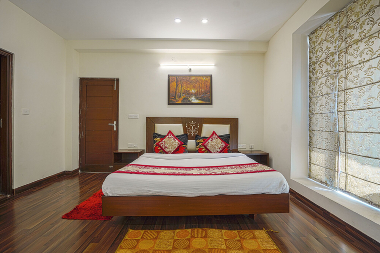 Bedroom 2, Alayam 3 BHK by Dumnu Homes, Solan