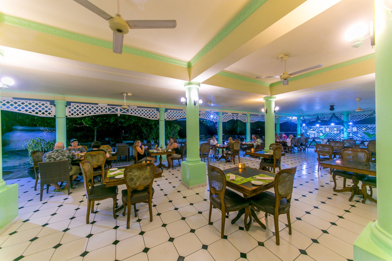 Food & Drinks 5, Palm Beach Hotel