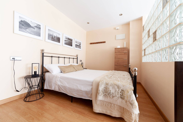 Bedroom 3, La Nit, Alicante