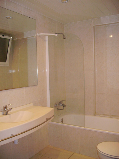 Bathroom 3, Apartamentos Goya-68, Tarragona