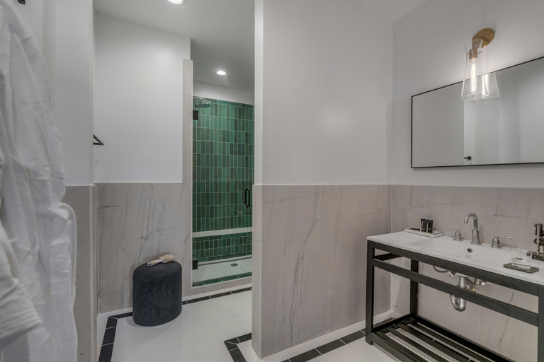 Bathroom 3, The Emerald Boutique Stays, Beaufort