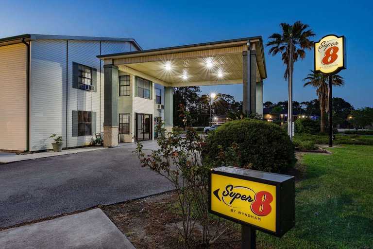 Exterior & Views 2, Super 8 by Wyndham Kinder/Coushatta near Casino, Allen
