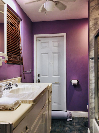 Bathroom 3, The Justice Towers, New York
