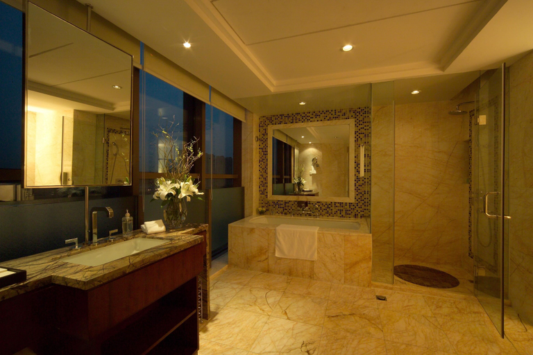 Bathroom 5, Songjiang New Century Grand Hotel Shanghai, Shanghai