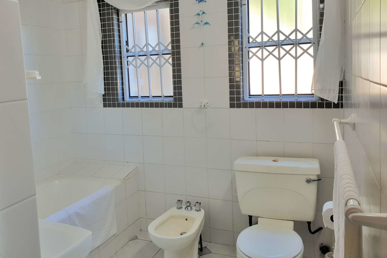 Bathroom 3, Linga Longa, City of Cape Town