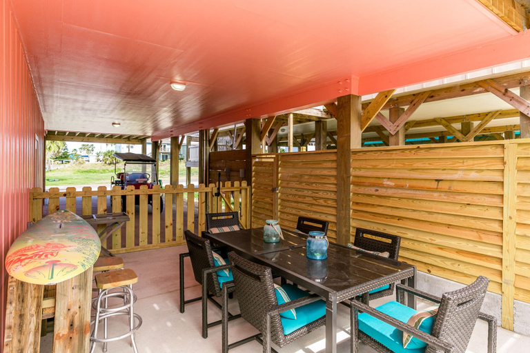 Food & Drinks, The Pink Palm, Nueces