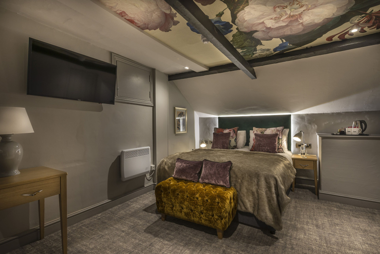 Bedroom 2, The Three Swans Hotel, Hungerford, Berkshire, West Berkshire