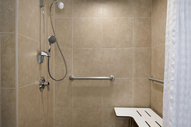 Bathroom 4, Embassy Suites by Hilton Cincinnati RiverCenter, Kenton