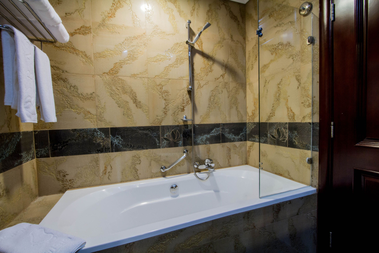 Bathroom 5, HP Tower One Brasov, Brasov