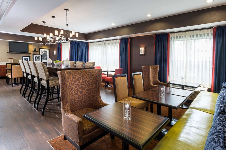 Food & Drinks 5, Hampton Inn Mansfield/Ontario, Richland
