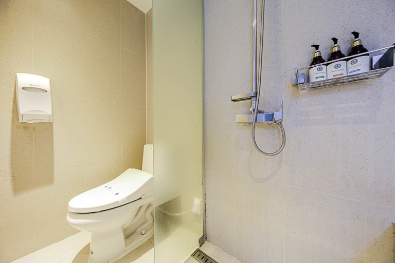 Bathroom 4, Hotel Myeongjak, Chuncheon