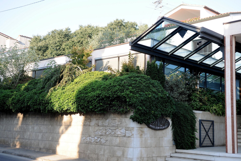 Exterior & Views 2, Hotel & Restaurant Milan, Pula