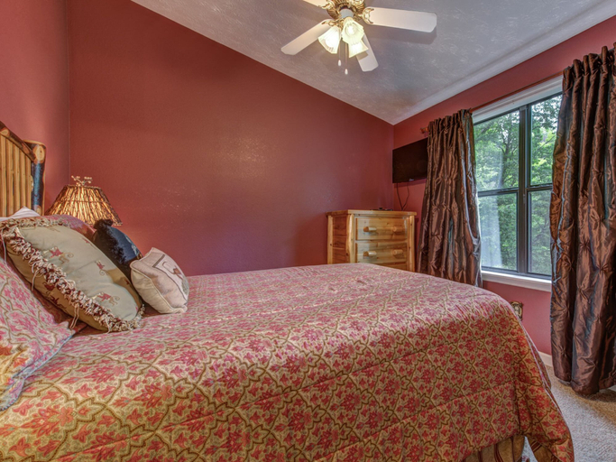 Bedroom 2, Great Expectations, Sevier