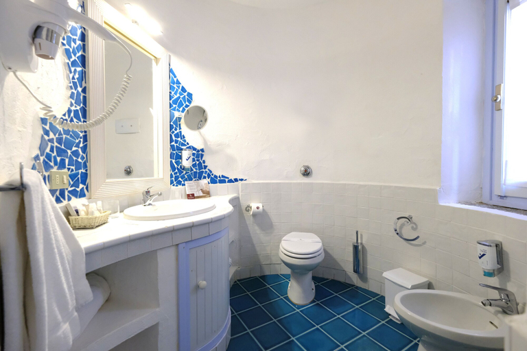 Bathroom 5, Hotel Resort & Spa Baja Caddinas, Olbia-Tempio