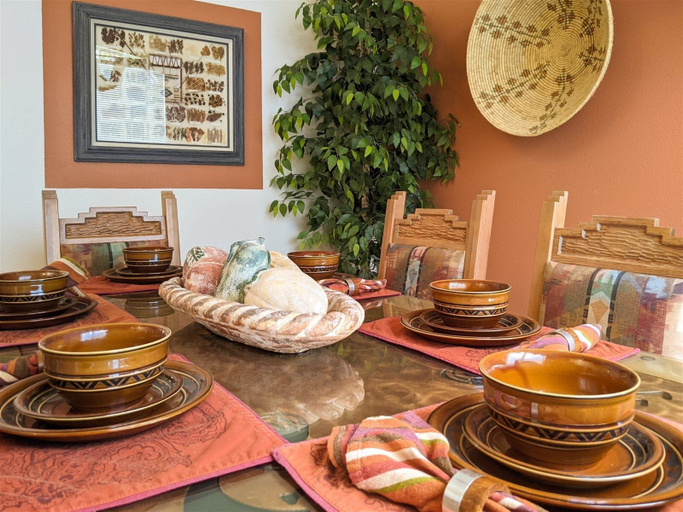 Food & Drinks 4, 5 Bed 8002, Osceola