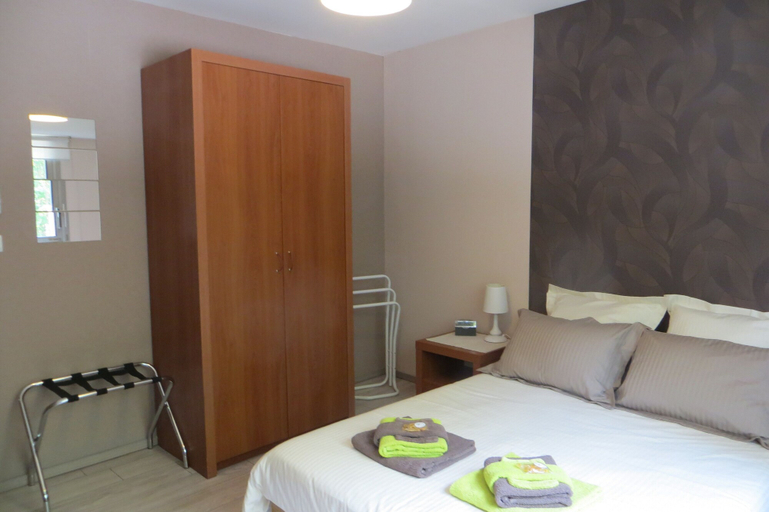 Bedroom 3, Mes Oasis, Meurthe-et-Moselle