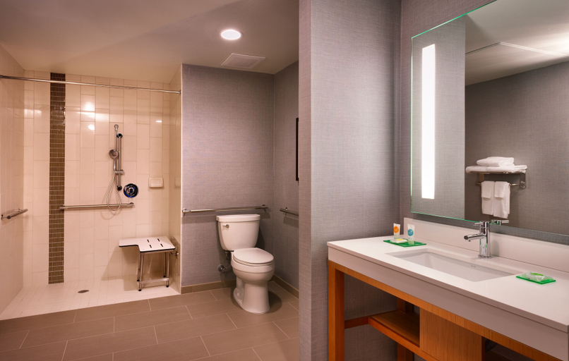 Bathroom 4, Hyatt Place Emeryville/San Francisco Bay Area, Alameda