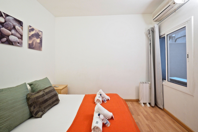 Bedroom 2, BarcelonaForRent Sant Pau Barcelona Suites, Barcelona