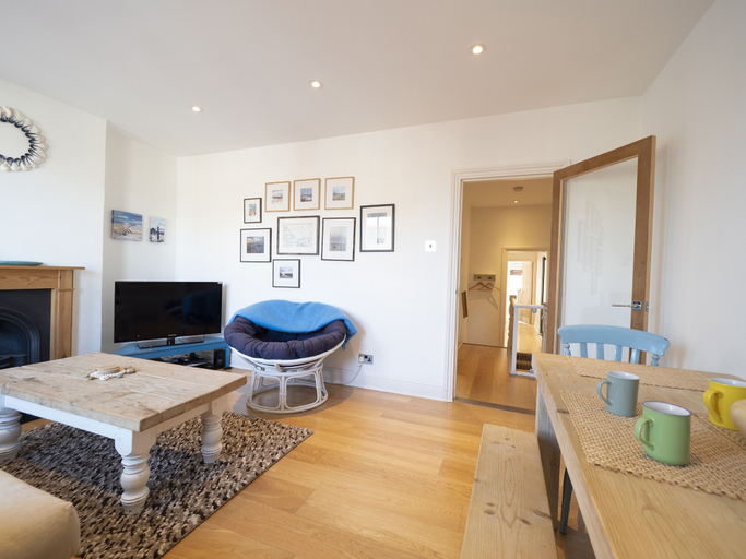 Others 5, Sail Away - 2-Bed Apartment by the Beach, Kent