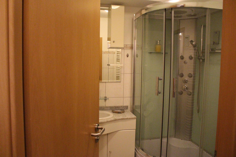 Bathroom 3, Studios near Basel Airport - RM 112, Haut-Rhin