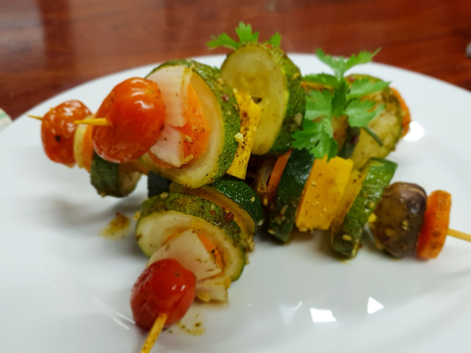 Food & Drinks 15