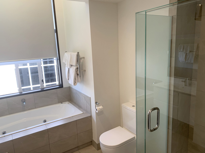Bathroom 4, Pavilions Hotel, Christchurch