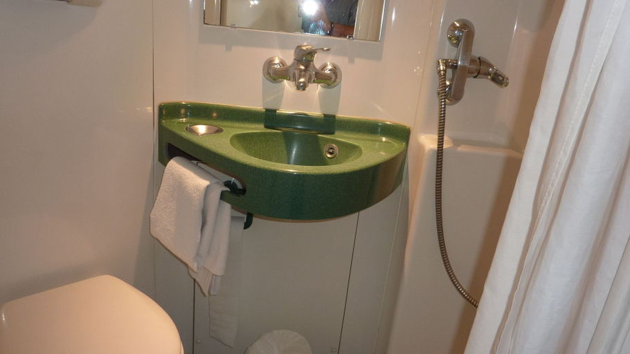 Bathroom 5, Hôtel Eco Relais, Pyrénées-Atlantiques